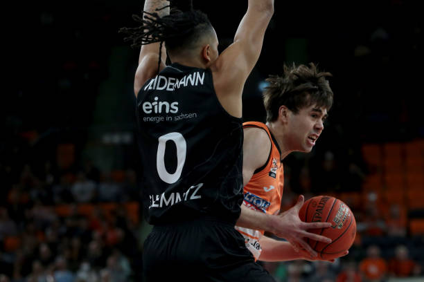 足坛独树一 足坛独树一